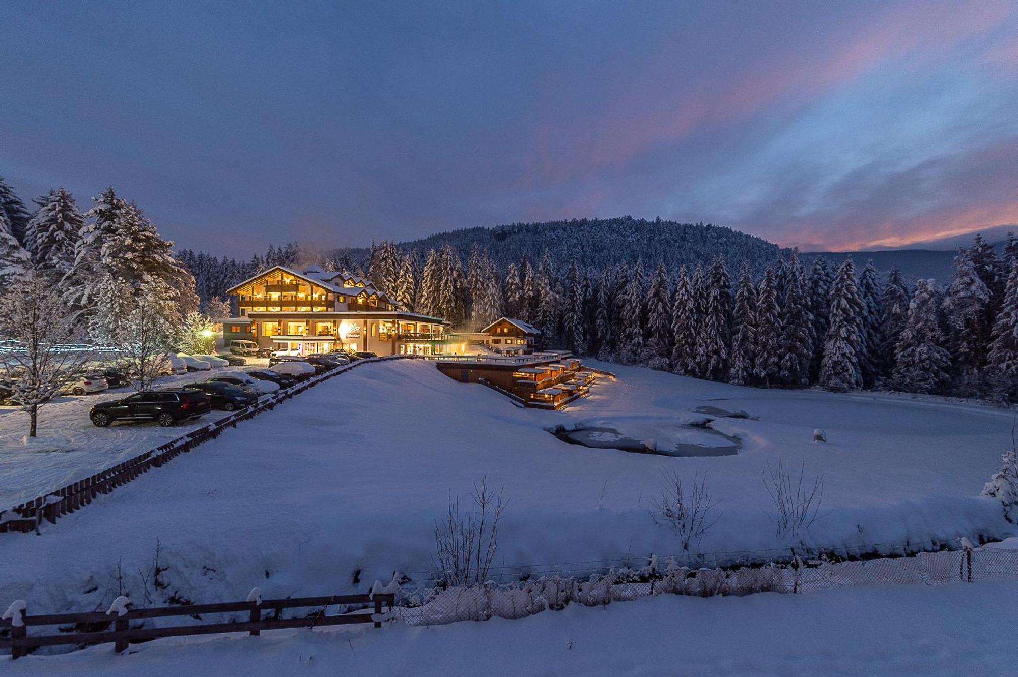 Hotel Weiher Green Lake Falzes Exterior photo